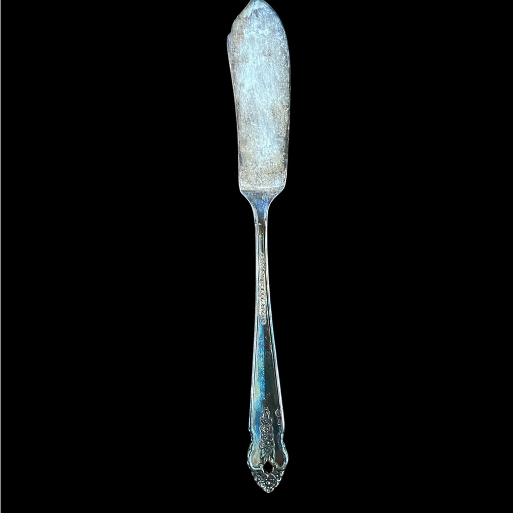 1951 Oneida Prestige Plate DISTINCTION Silverplate - Master Butter Knife